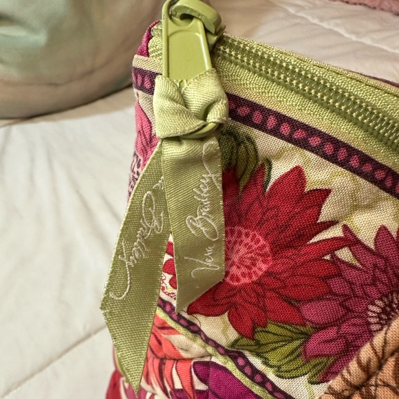 Vera Bradley Quilted Purse Tote in Hello Dahlia Pattern - Picture 4 of 15